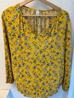 Old Navy Yellow Floral V-Neck Long-Sleeve Blouse